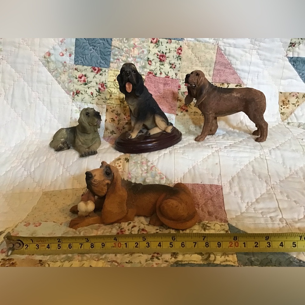 Bloodhound figurines